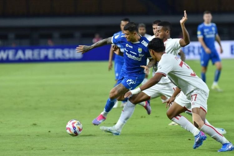 Saksikan Langsung Pertandingan Malut United vs Persib Bandung di Liga 1 Indonesia: Maung Bandung Bidik Kemenangan di Ternate